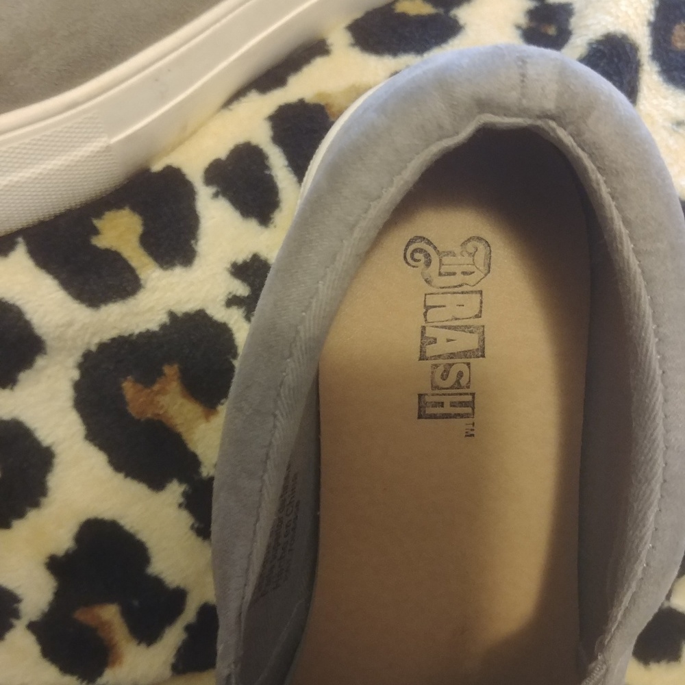 Shoes - Picture 2 of 3